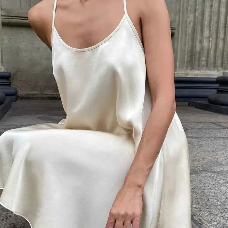 Vestido Satén Verano Elegante: La Prenda Imprescindible para Tu Estilo