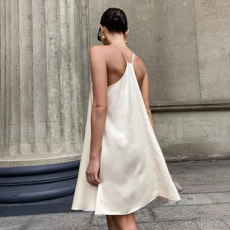 Vestido Satén Verano Elegante: La Prenda Imprescindible para Tu Estilo